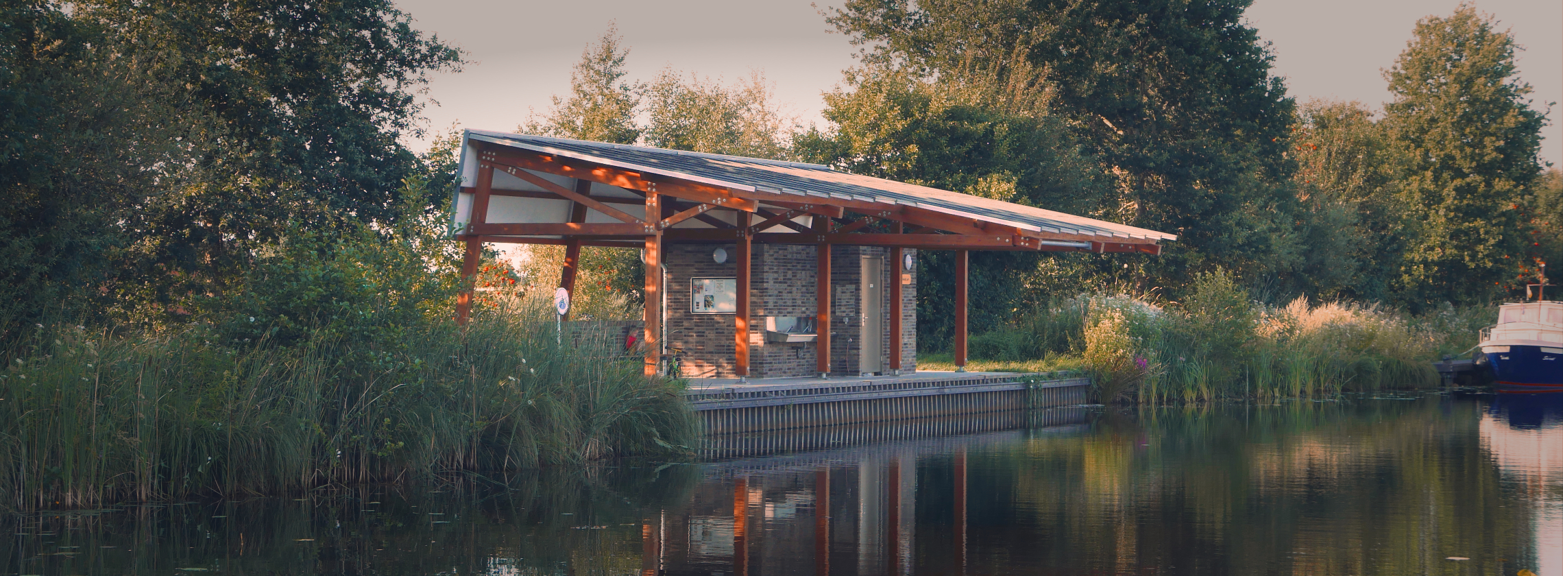 Studioos - Oevergebouw Polderkanaal - Nij Beets