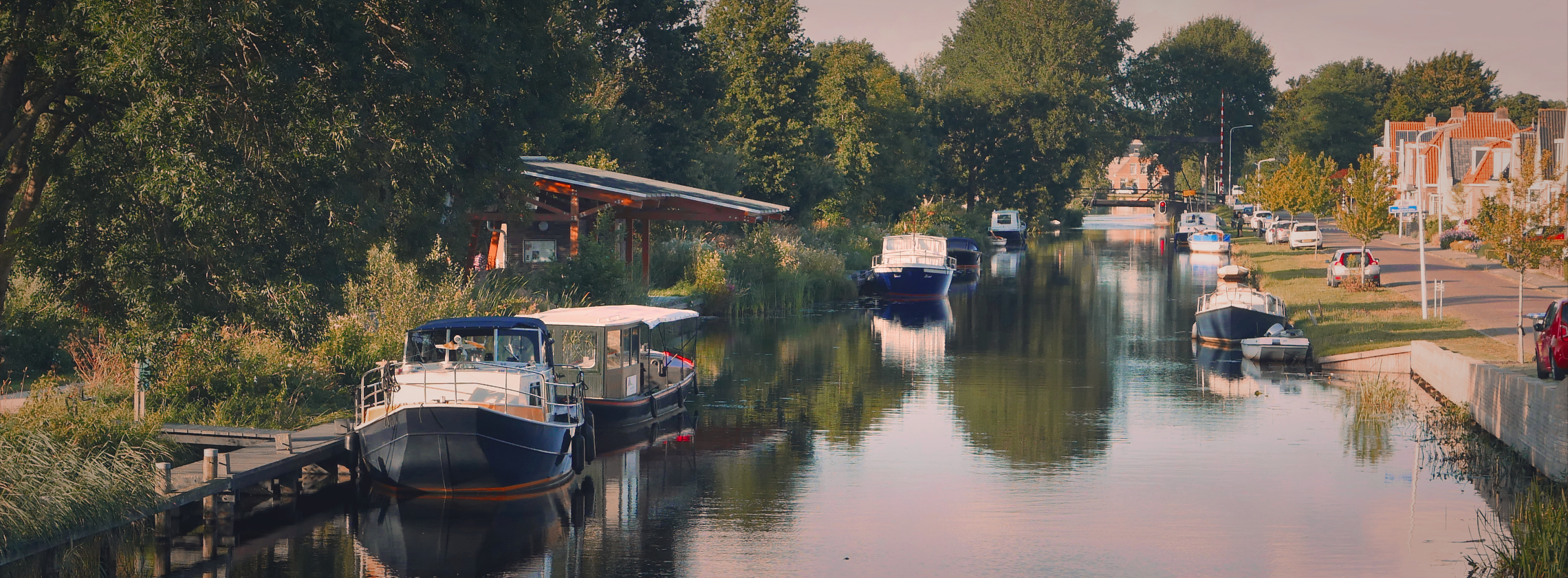 Studioos - Oevergebouw Polderhoofdkanaal